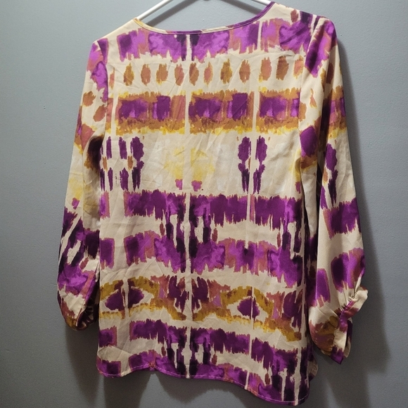 Kate Hill Multi Colored Abstract Cropped Sleeve Top 2 - Picture 5 of 5